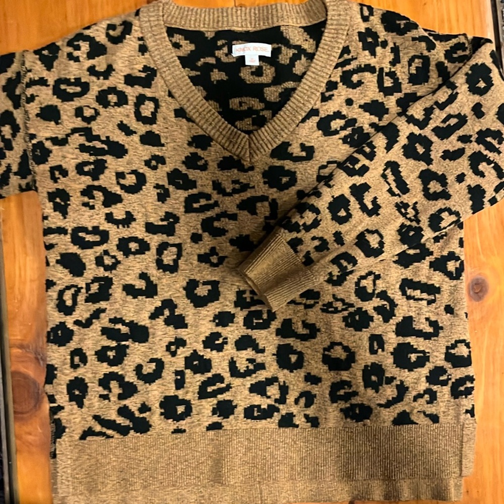 Knox Rose Leopard print sweater size M